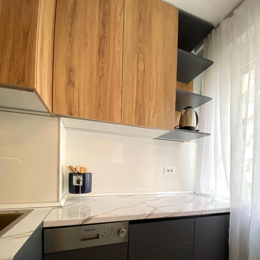 Centrally Located Glamorous Bright Apt Near Bazaar Tirana Eksteriør billede
